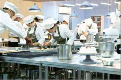 成都北方钓鱼台学校:学厨师,餐饮职业人需懂的酒店六常管理